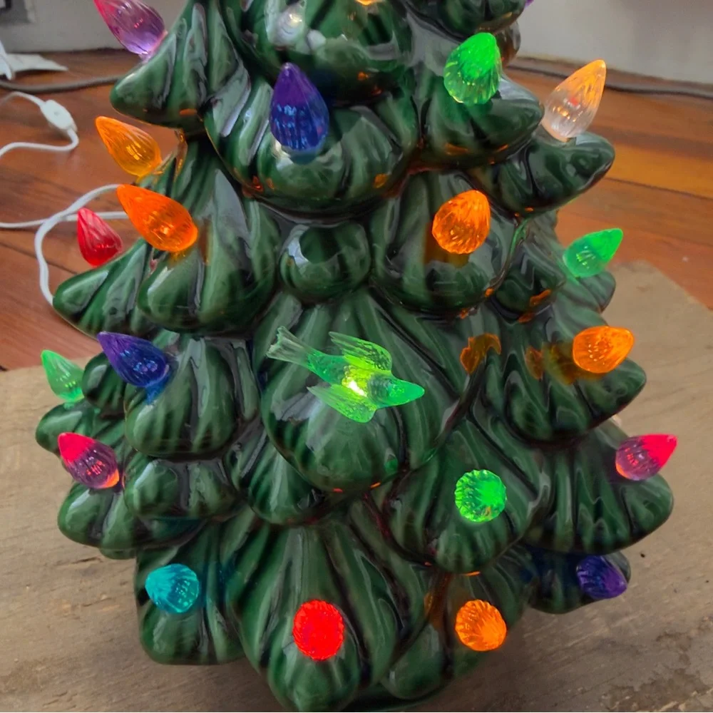 Vintage Holland Mold Christmas tree w dove lights 12”